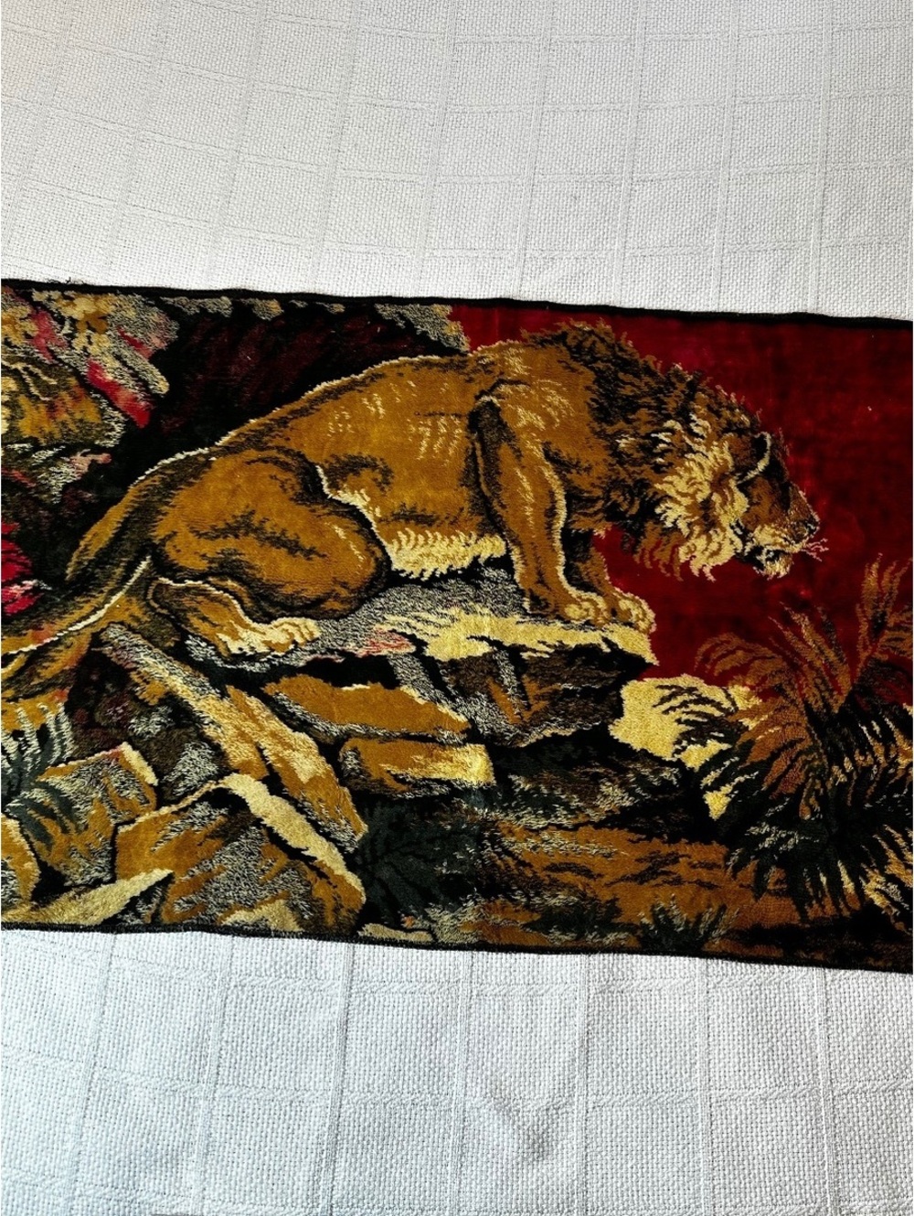 Vintage Decorative Tapestry Rug with Lion Motif
